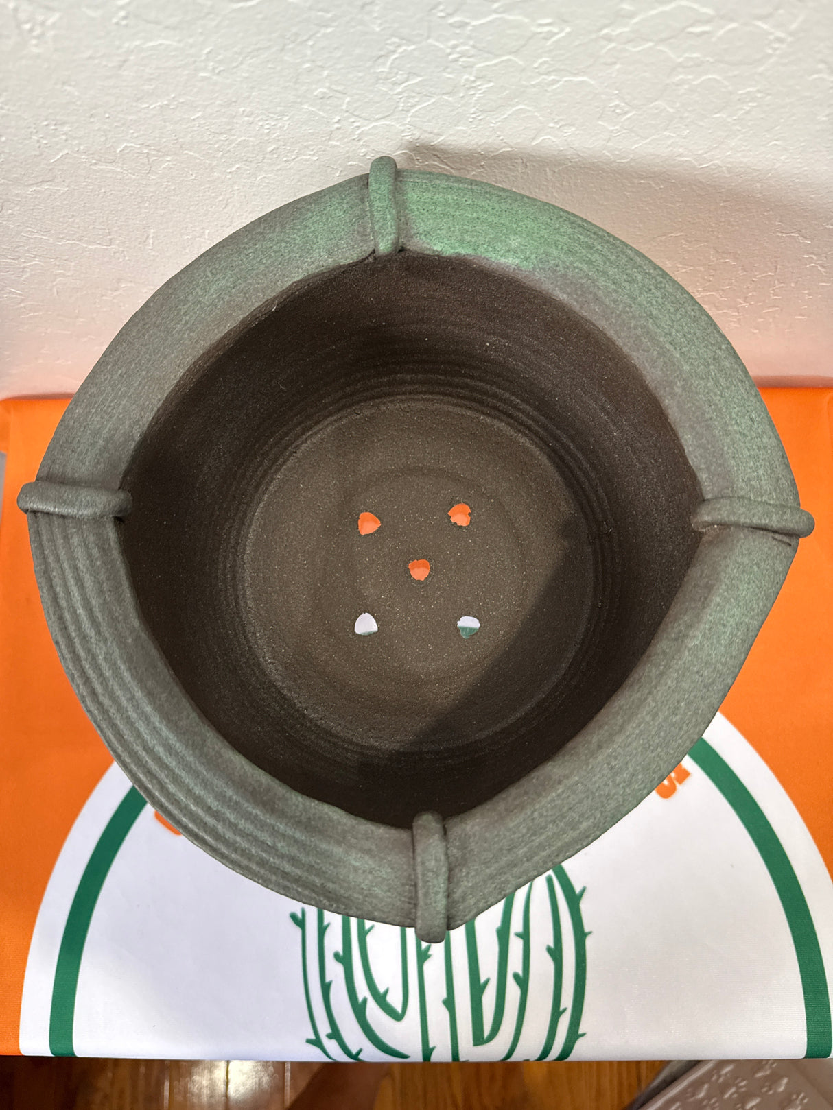 Kenny Smith fine pottery. - #1013