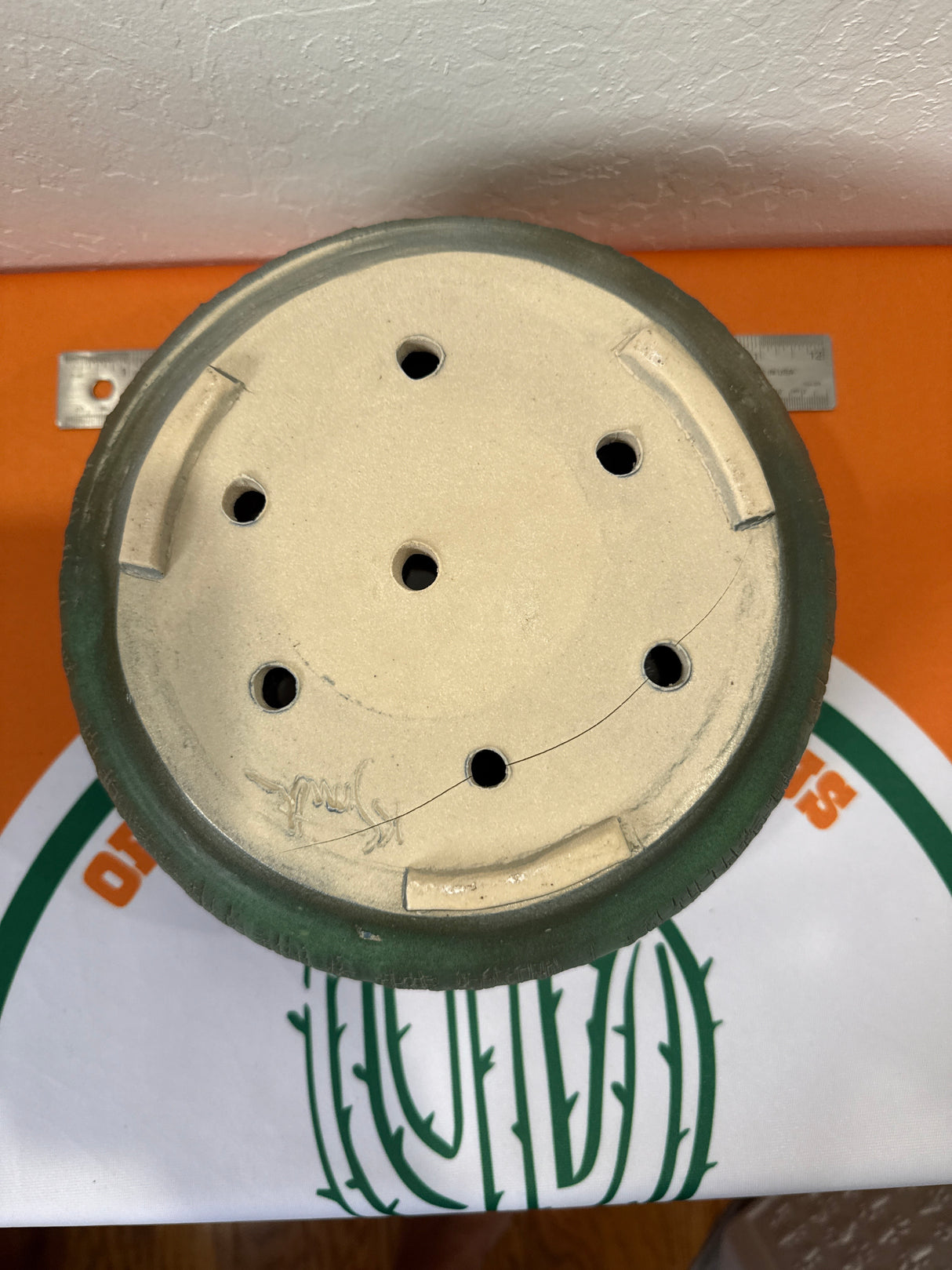 Kenny Smith fine pottery. - #1010