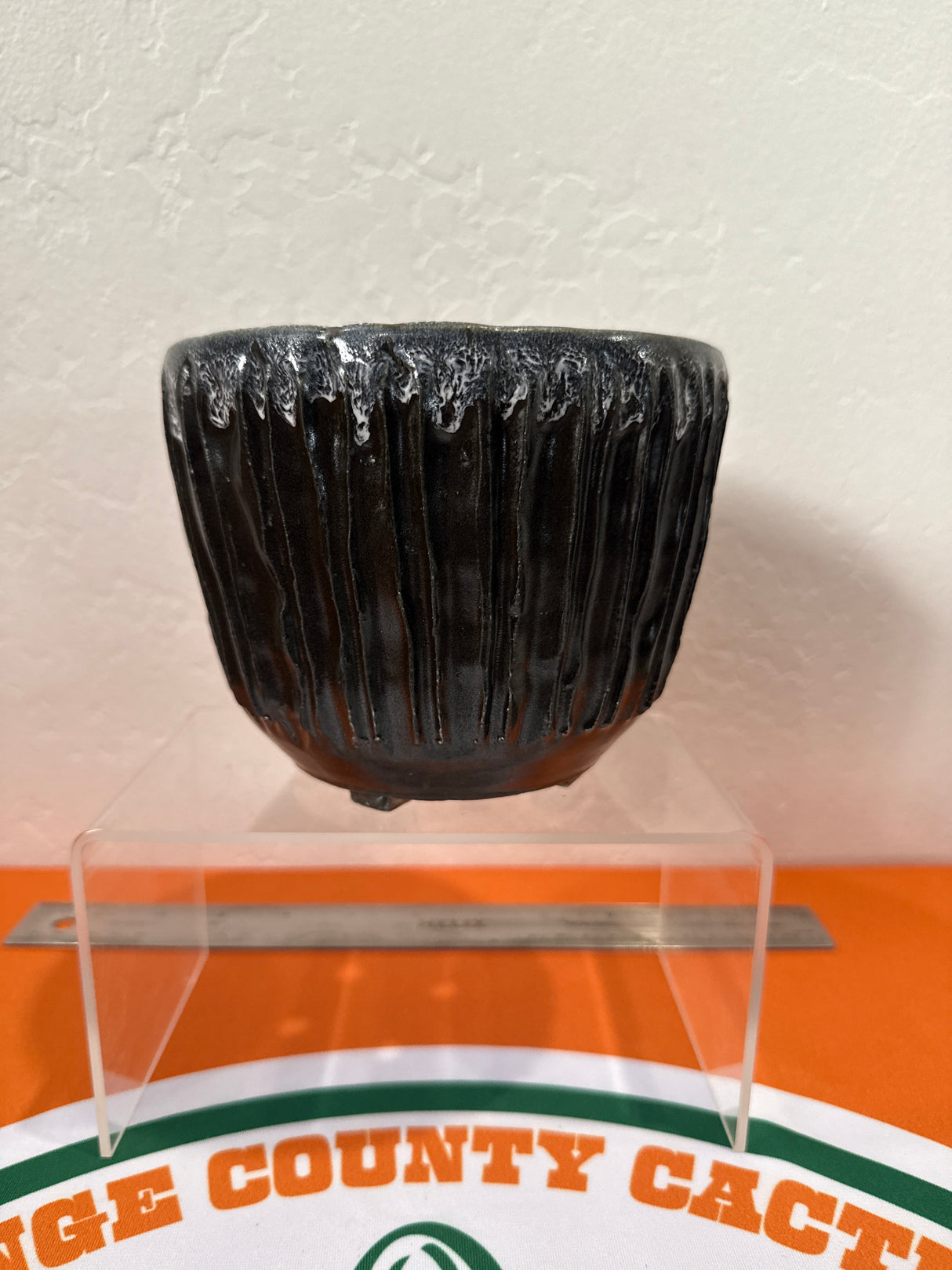 Kenny Smith fine pottery. - #1011